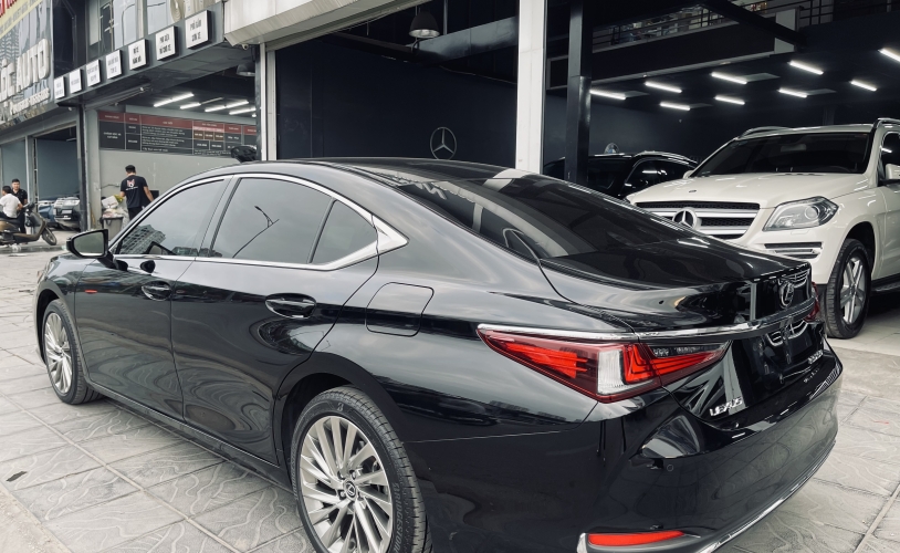 Lexus ES 250 2021