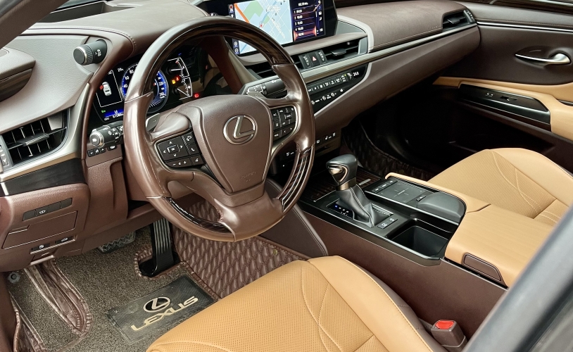 Lexus ES 250 2021